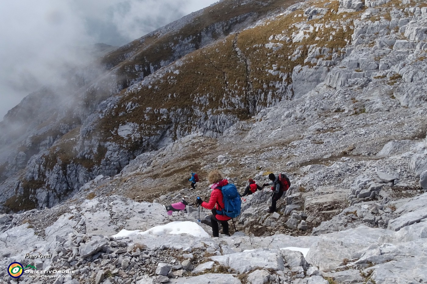 75 Scendiamo dalla cresta sud, dalla via normale d'Arera.JPG